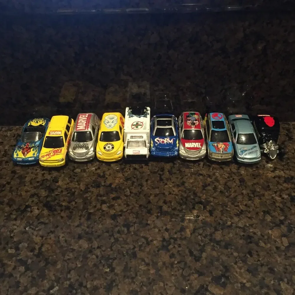Maisto Marvel Universe Diecast Character Car Lot Of 10 1:64 Toy Car Collection